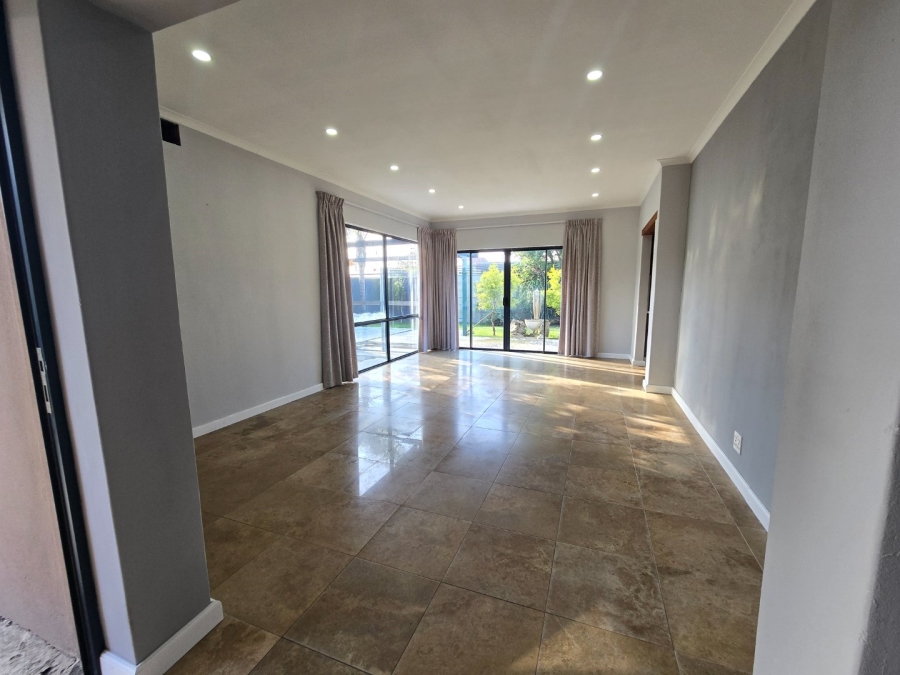4 Bedroom Property for Sale in Wetton Western Cape